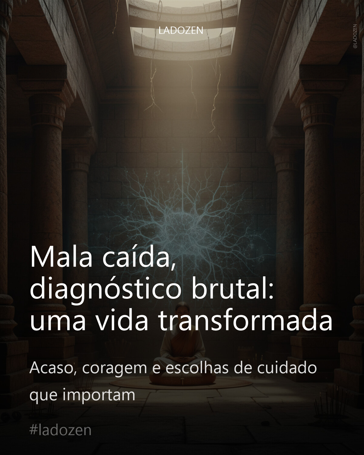 Interior de um templo antigo, vasto e com pilares de pedra texturizados, banhado por uma luz dourada difusa que penetra por frestas no teto, criando raios de poeira e fumaça de incenso. No centro, uma figura serena, com vestes simples e postura meditativa, sentada em um zafu. Atrás dela, uma projeção holográfica etérea e translúcida de um intricado mapa cerebral, pulsando suavemente com luz azulada, irradia sobre a parede de pedra. A cena evoca uma atmosfera de profunda contemplação e a harmonização da sabedoria ancestral com a complexidade da ciência moderna. Detalhes em alta definição, HDR, ultra realista, cinematográfico, cores ricas e contraste elevado.